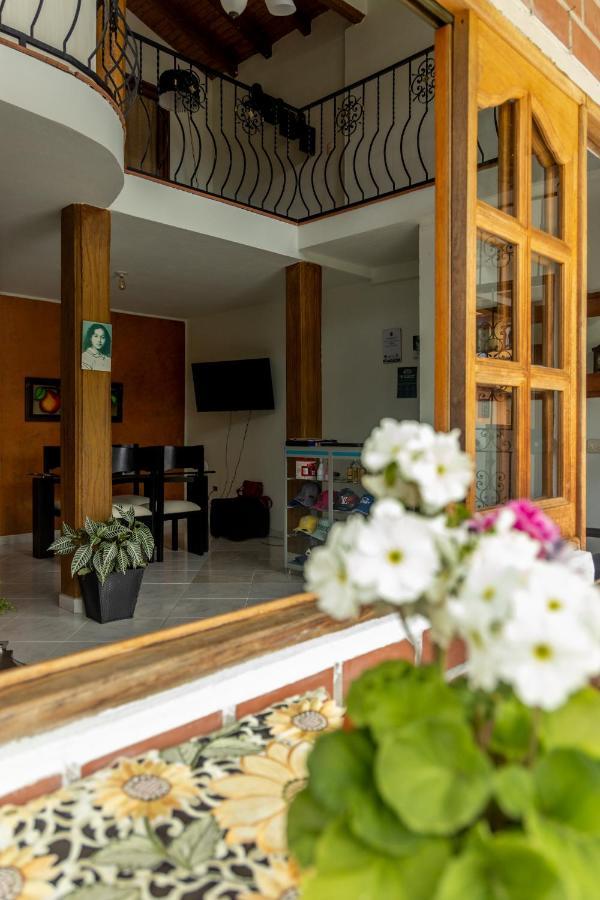 Casa Pastora Coworking Bed & Breakfast Guatape Exterior photo